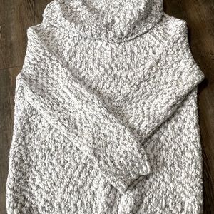 BUFFALO KNIT SWEATER